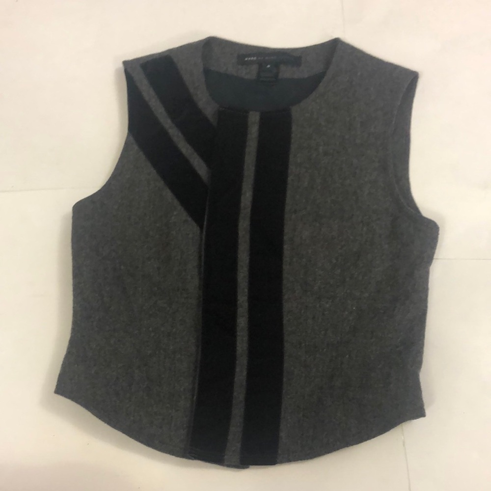Marc by Marc Jacobs 0 Vest Top Gray Sleeveless Velvet Black Accent Snap Closure